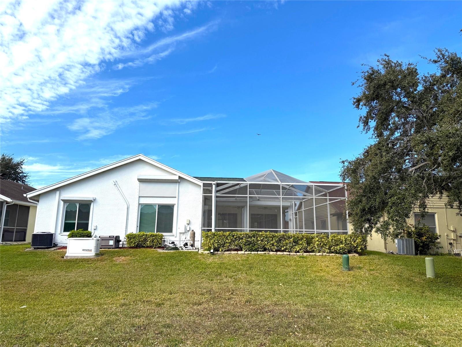 Listing photo id 20 for 10531 36th Street N