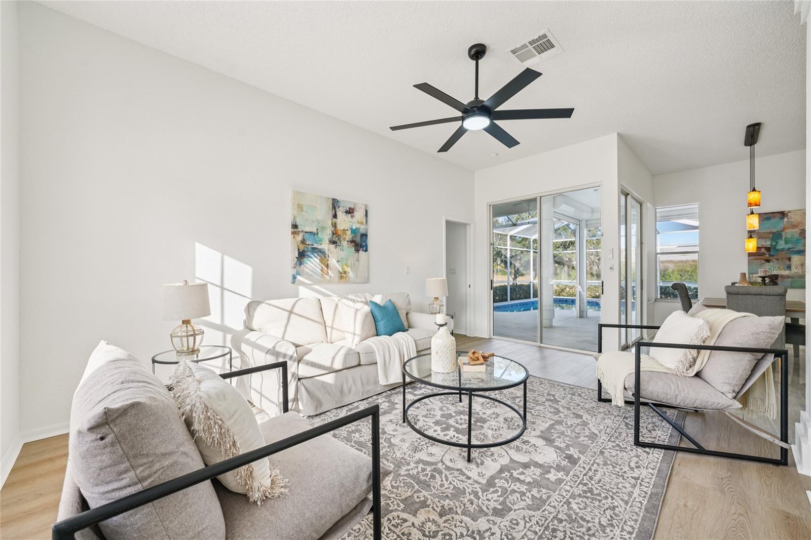 Listing photo id 5 for 10531 36th Street N