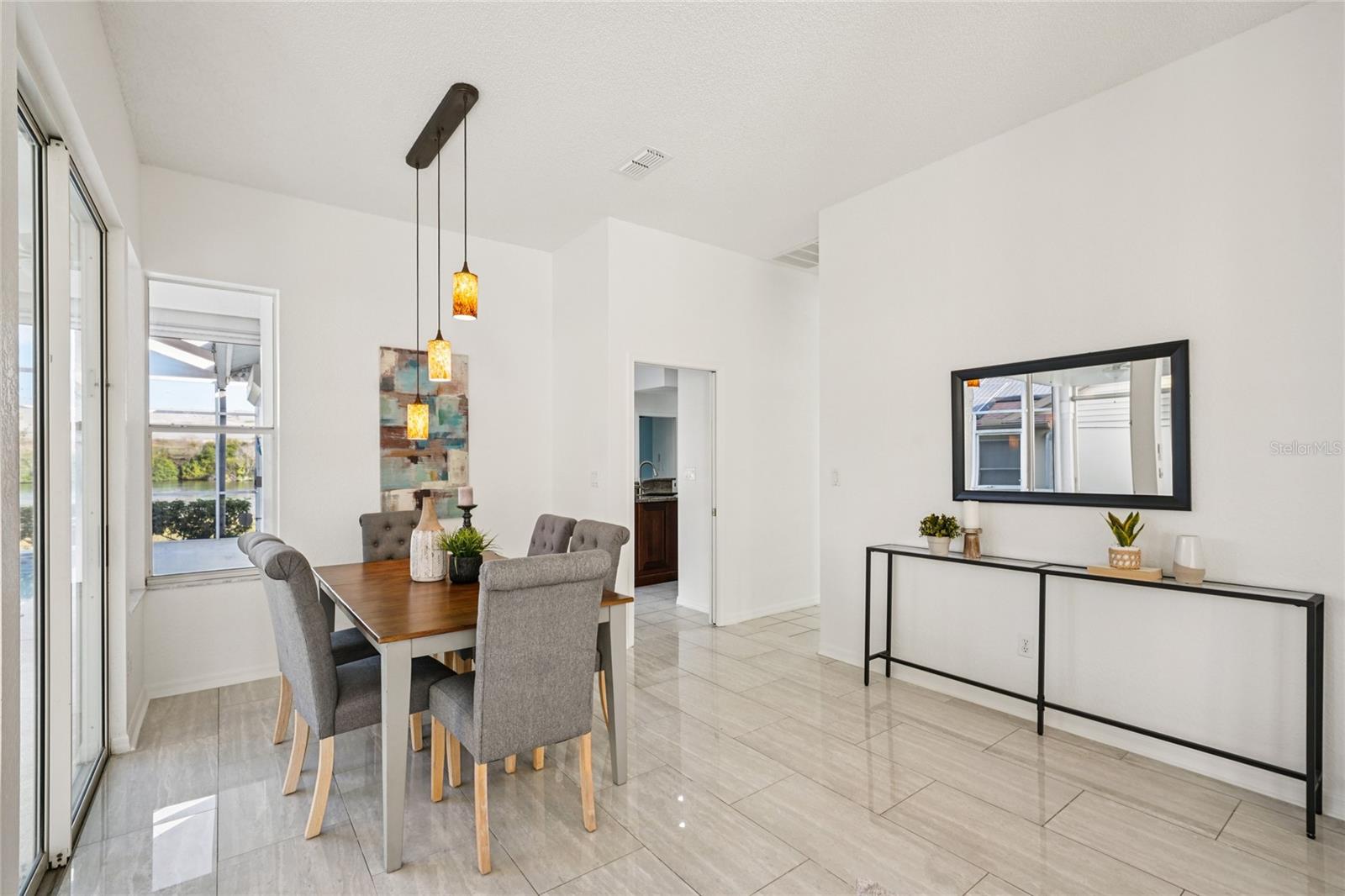 Listing photo id 6 for 10531 36th Street N