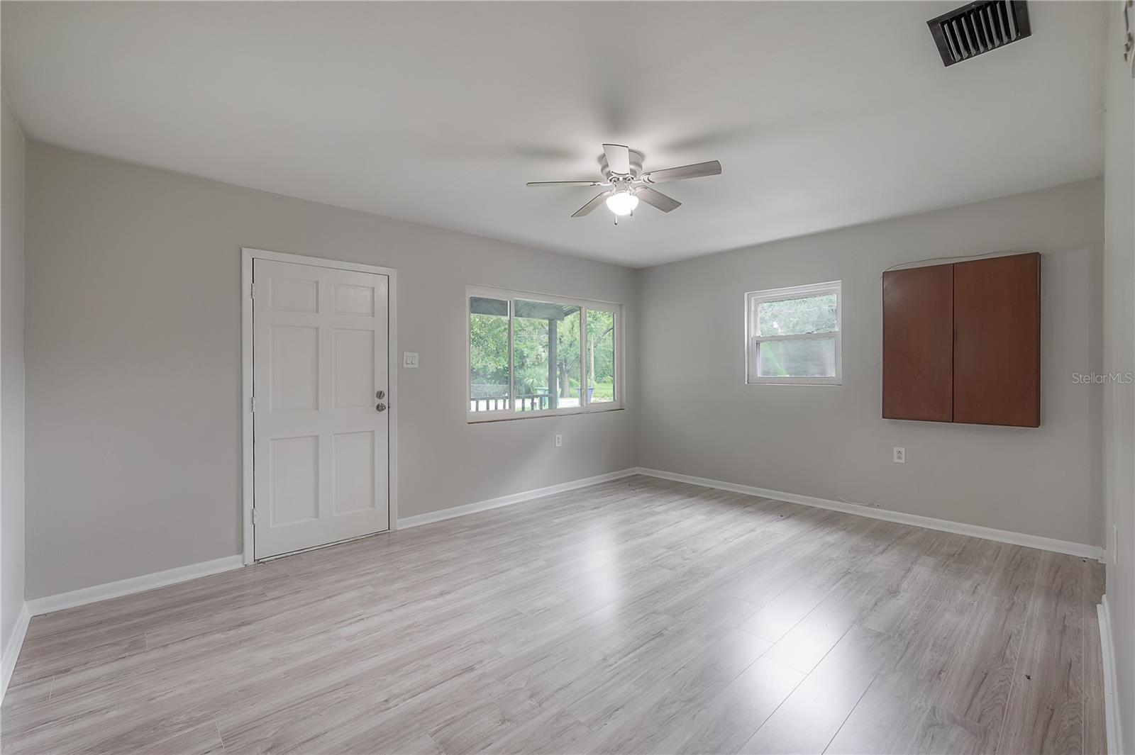 Image 3 of 29 For 10411 Woodmere Road