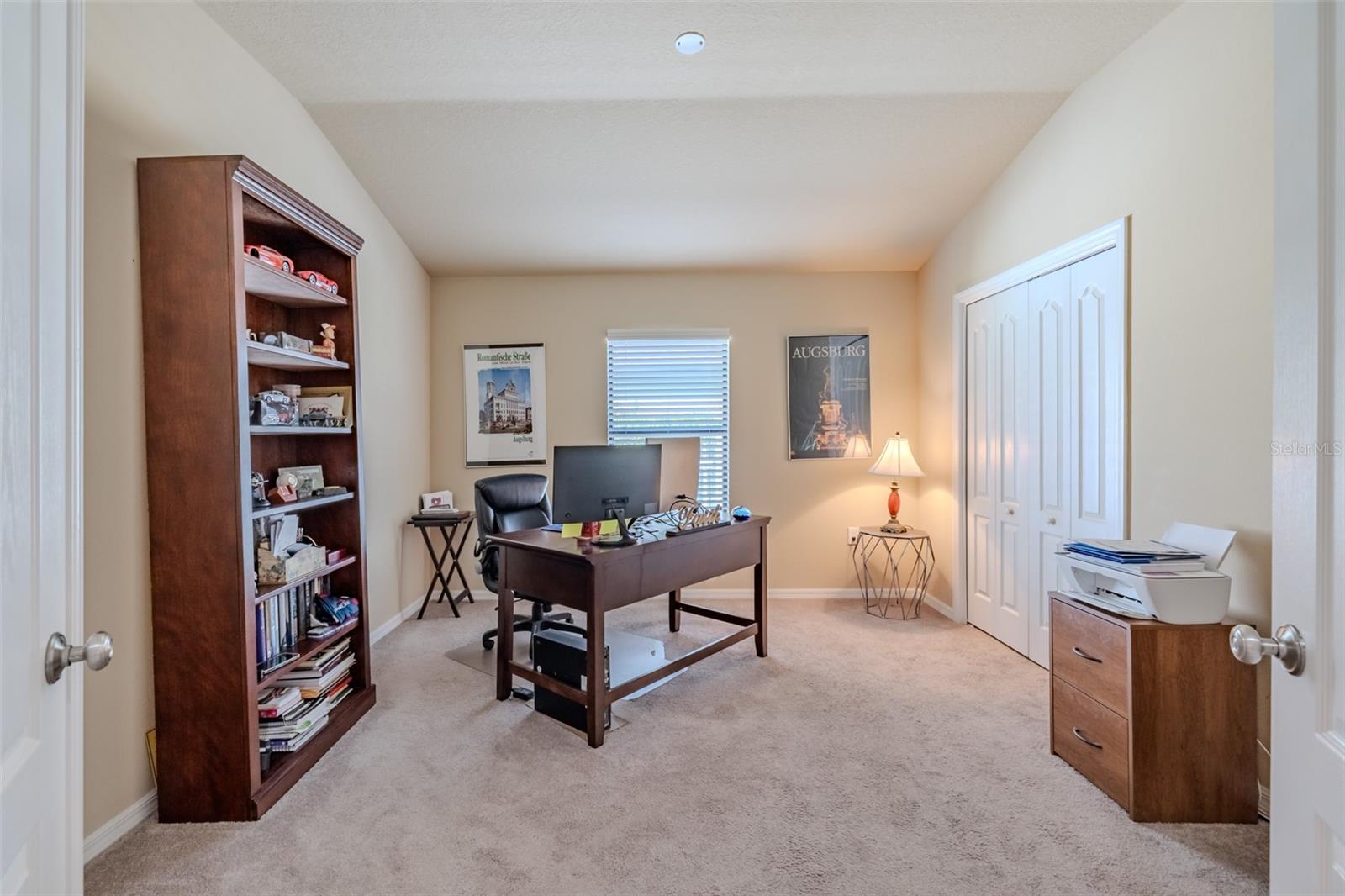 Listing photo id 17 for 6728 Wild Elm Court