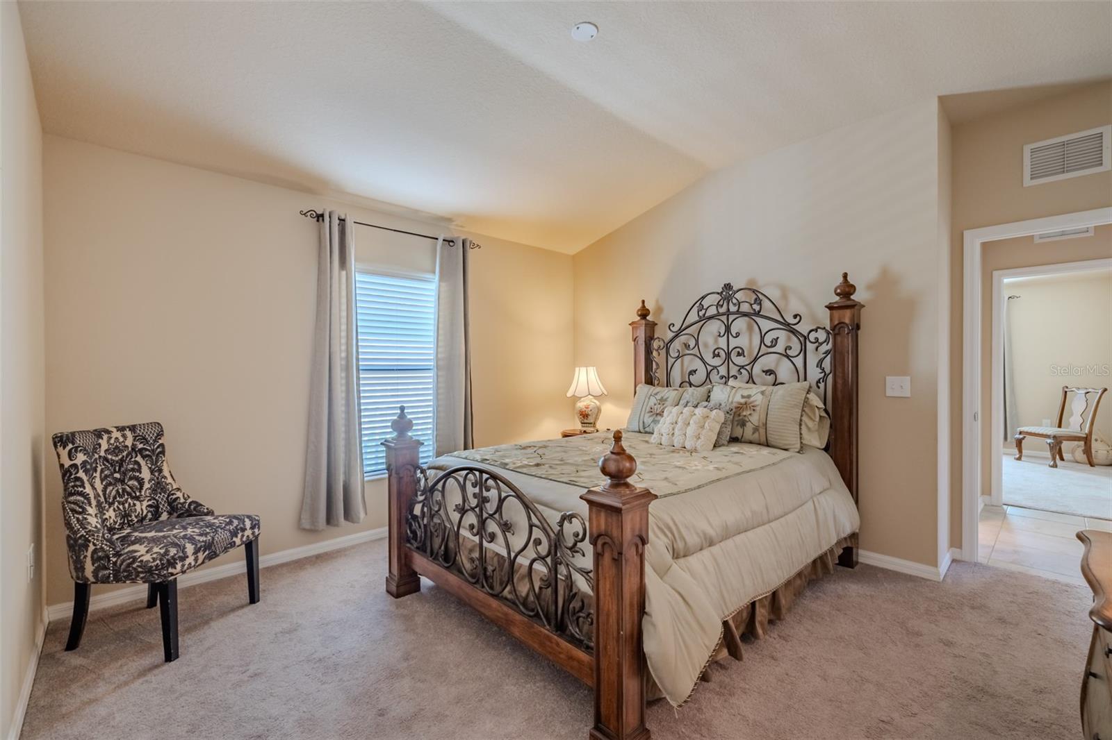 Listing photo id 23 for 6728 Wild Elm Court