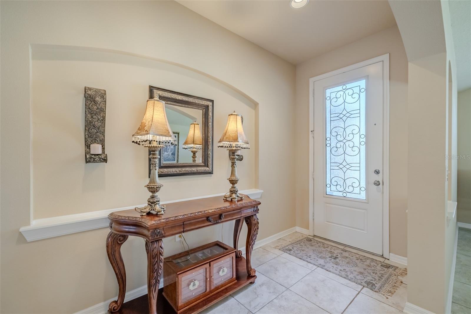 Listing photo id 4 for 6728 Wild Elm Court