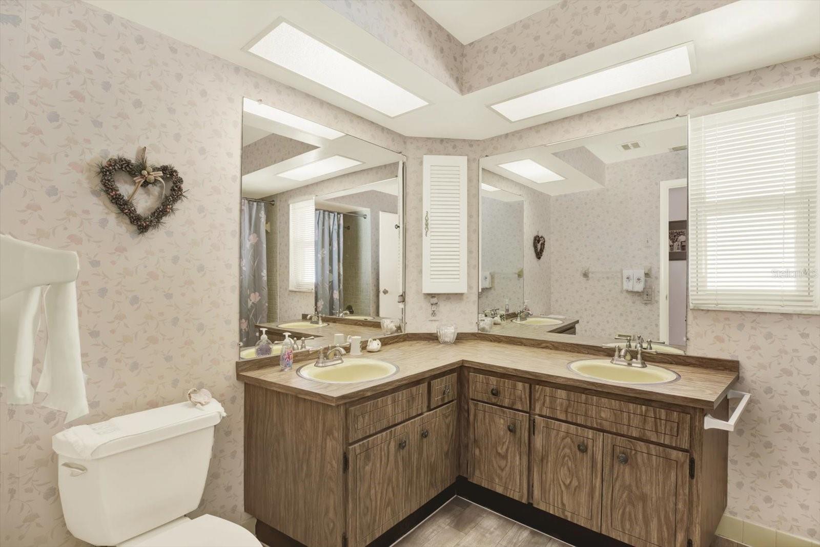 Image 33 of 53 For 10627 Yunker Drive