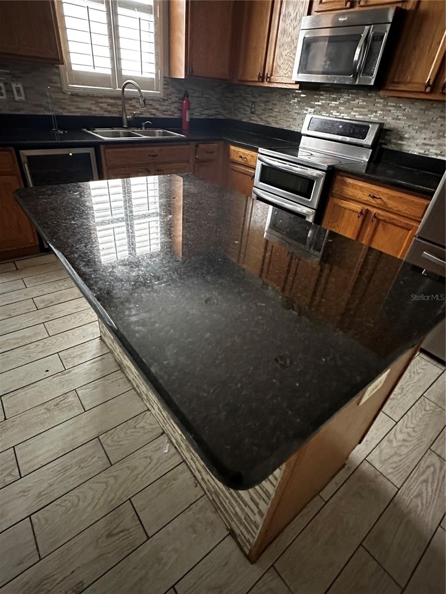 Listing photo id 0 for 403 Thicket Crest Road