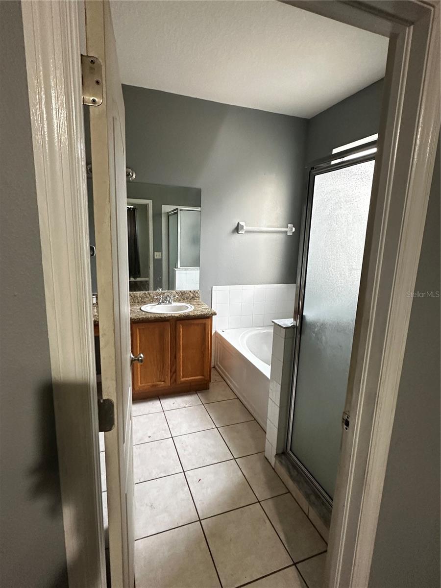 Listing photo id 1 for 403 Thicket Crest Road