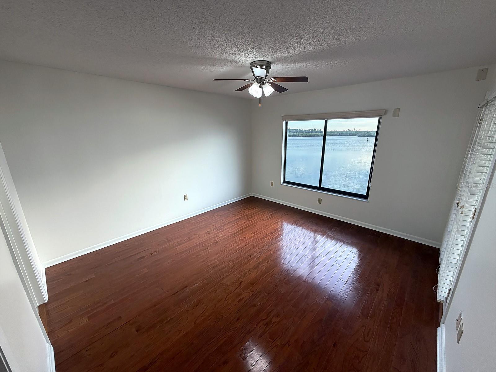 Image 10 of 23 For 4620 Bay Boulevard 1122