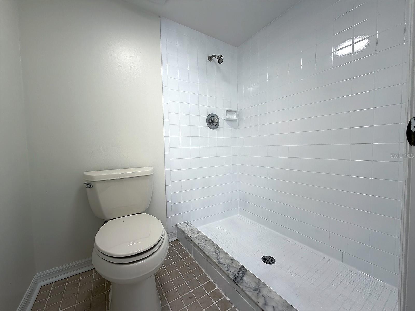 Image 16 of 23 For 4620 Bay Boulevard 1122