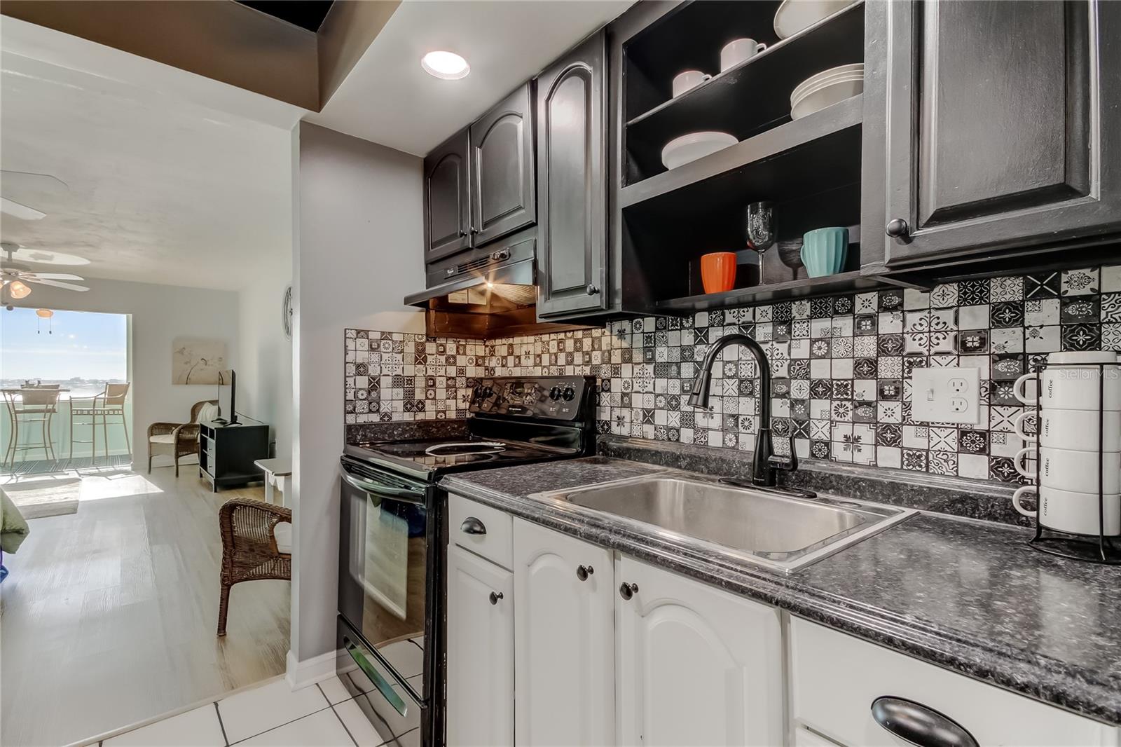 Image 3 of 38 For 4775 Cove Circle 1105