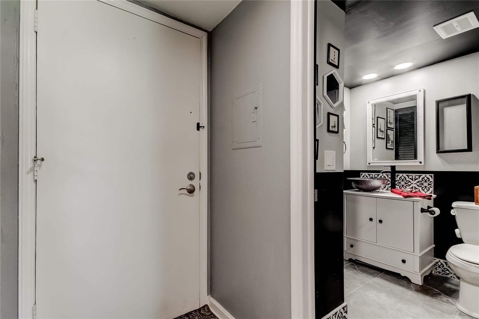 Image 7 of 38 For 4775 Cove Circle 1105