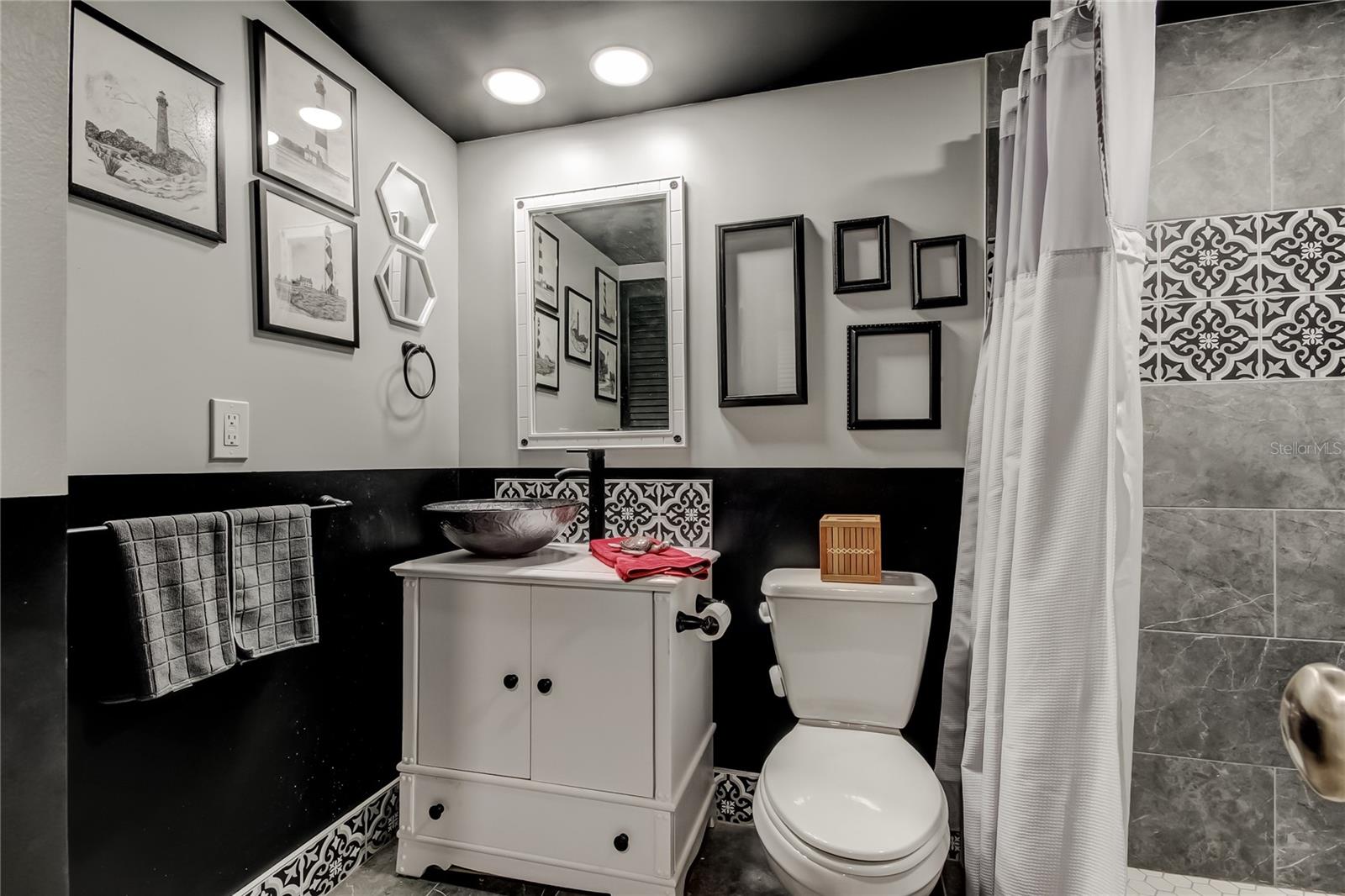 Image 8 of 38 For 4775 Cove Circle 1105