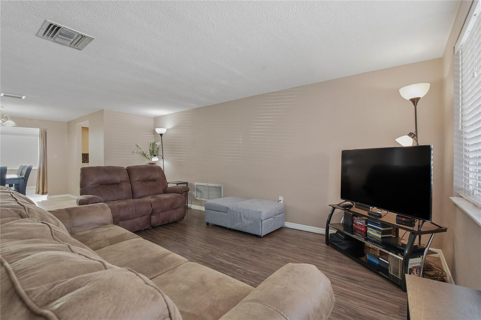 Image 6 of 44 For 7420 Sandalwood Drive