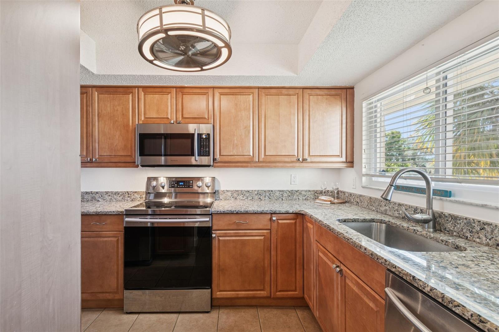 Image 6 of 46 For 90 Highland Avenue 1306