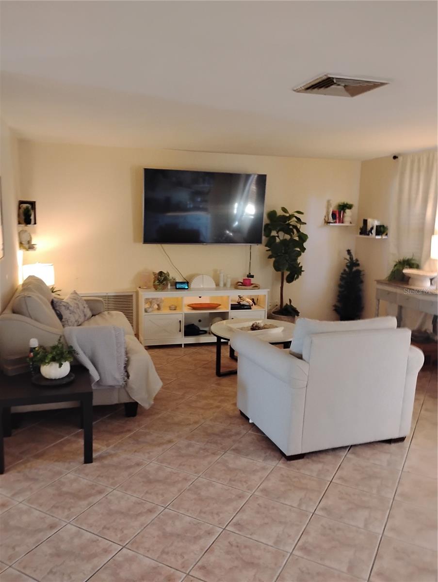 Image 5 of 19 For 12716 Mulberry Lane