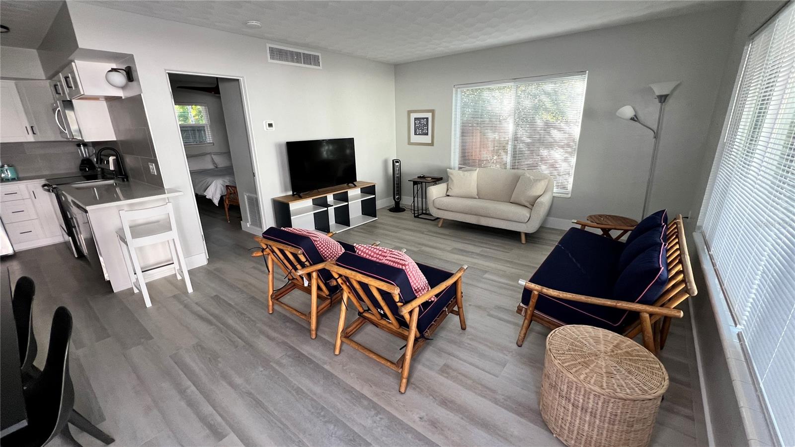 Image 2 of 14 For 976 Tennessee Lane