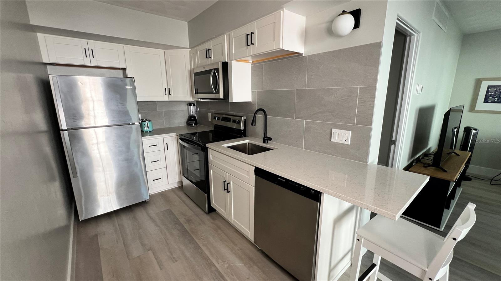 Image 4 of 14 For 976 Tennessee Lane