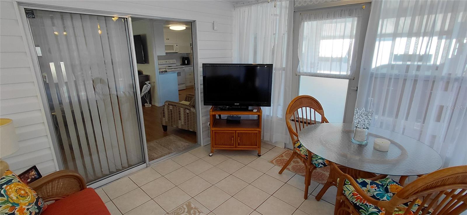 Image 27 of 44 For 2127 Manoa Drive