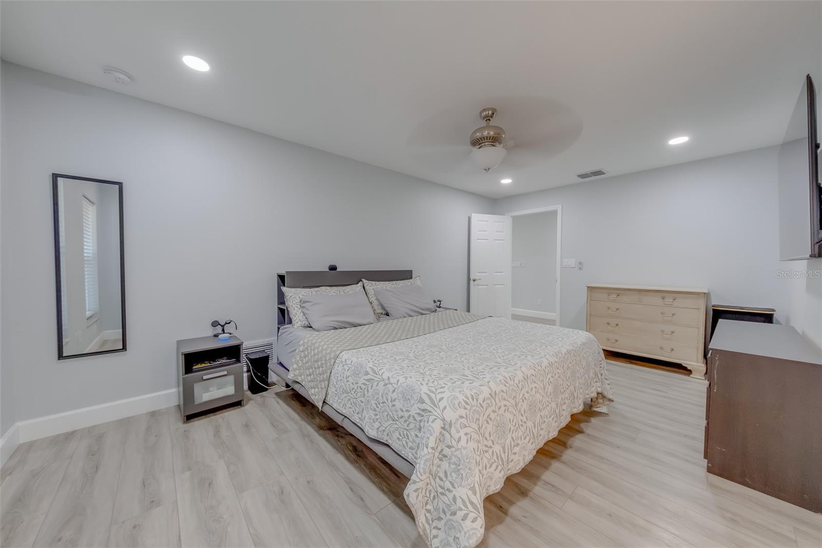 Image 15 of 27 For 1814 Sylvan Drive