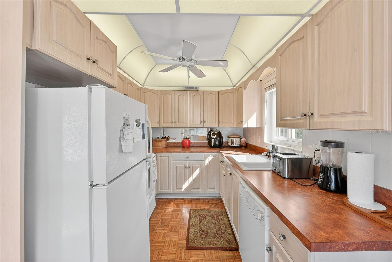 Image 6 of 28 For 11201 80th Avenue N 201