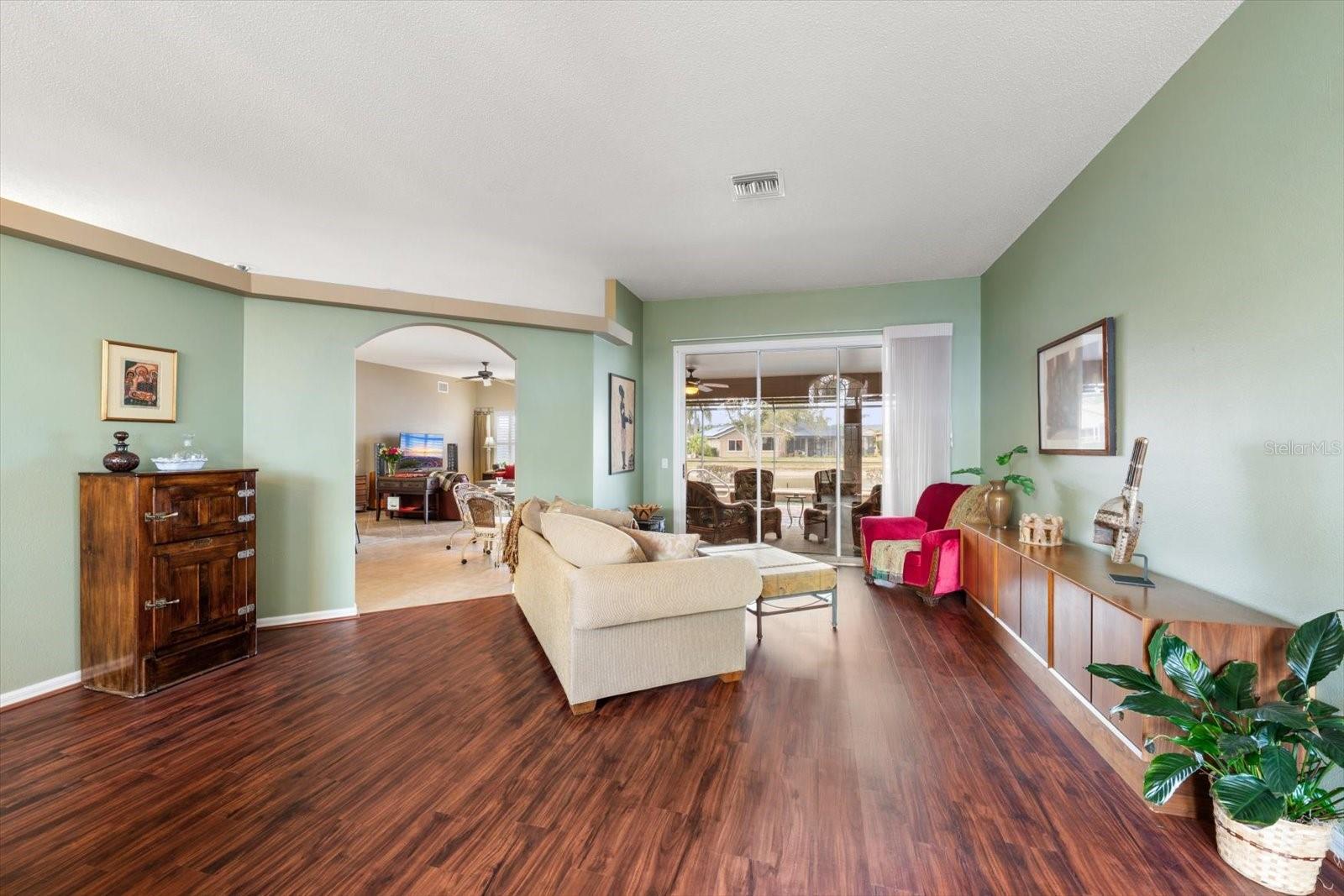 Listing photo id 11 for 1237 Rambling Vine Court