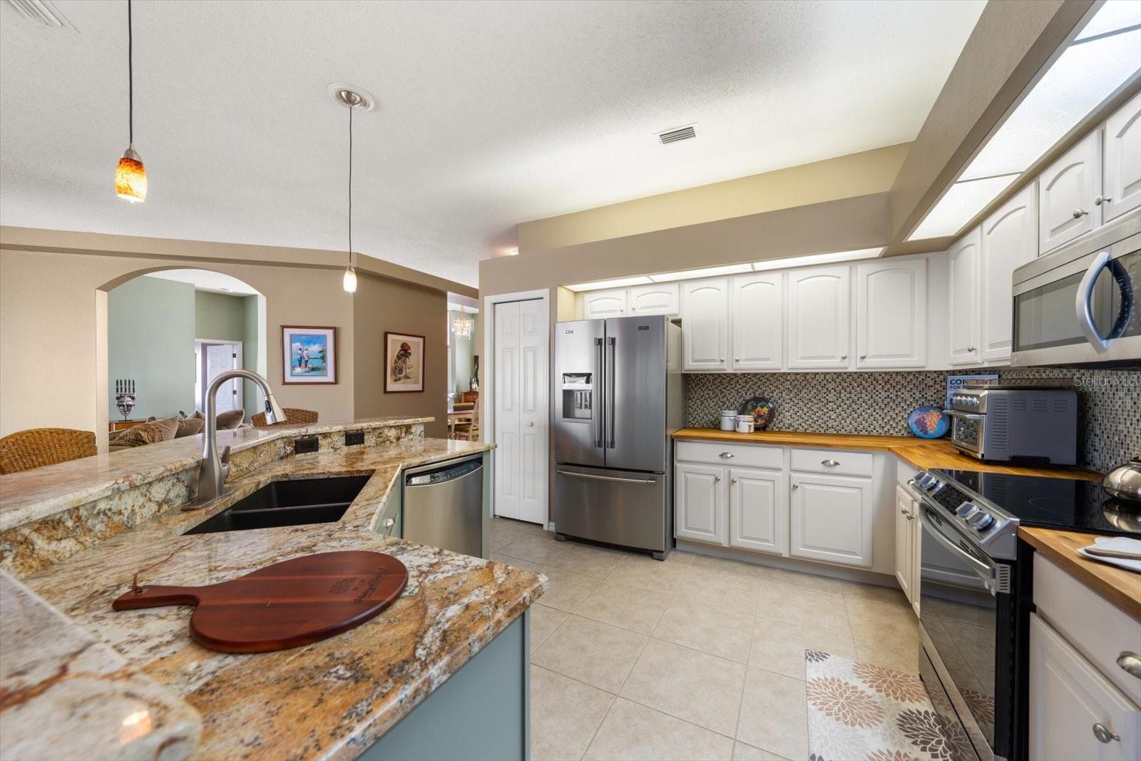 Listing photo id 12 for 1237 Rambling Vine Court