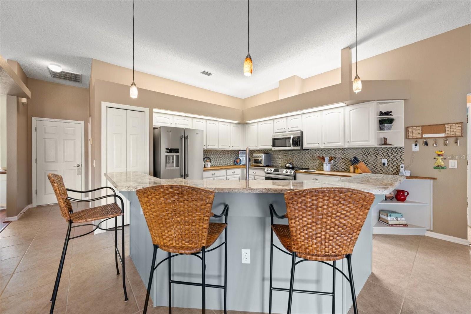 Listing photo id 14 for 1237 Rambling Vine Court