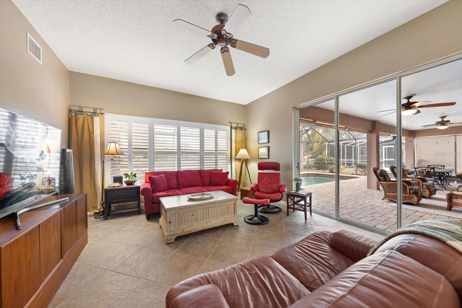 Listing photo id 18 for 1237 Rambling Vine Court