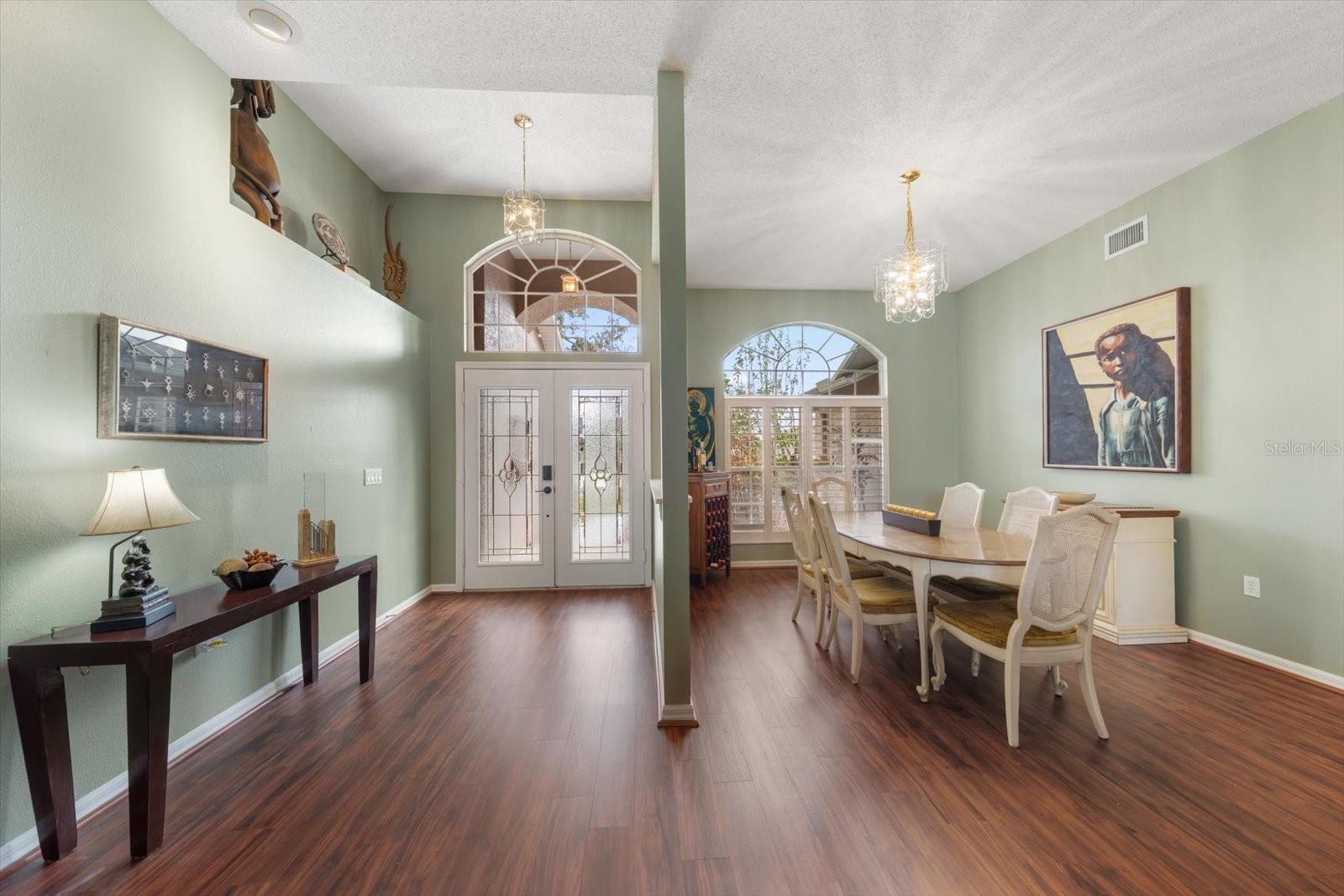 Listing photo id 5 for 1237 Rambling Vine Court