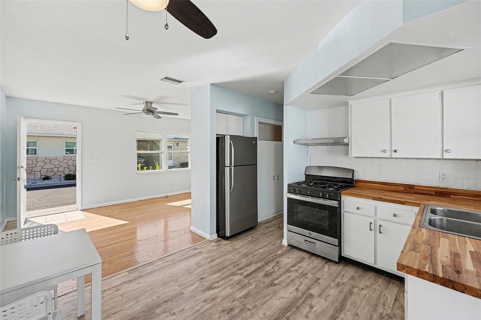 Image 13 of 34 For 12400 Park Boulevard 311