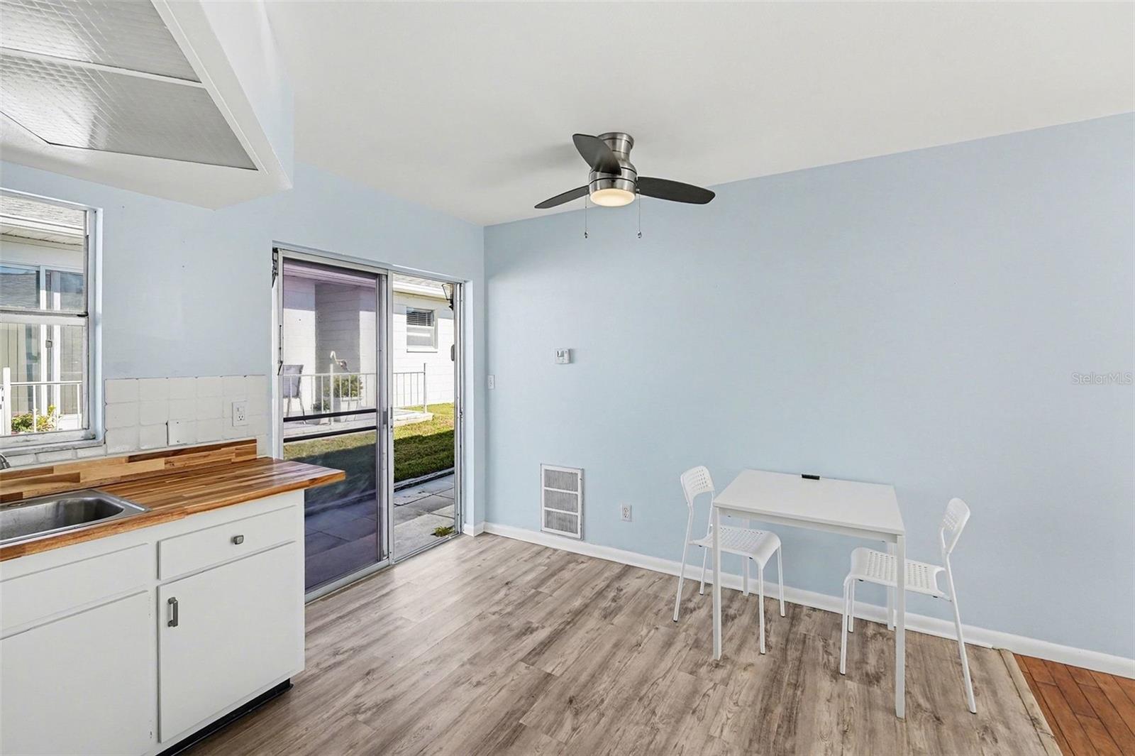 Image 14 of 34 For 12400 Park Boulevard 311