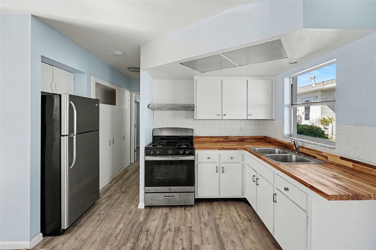 Image 16 of 34 For 12400 Park Boulevard 311