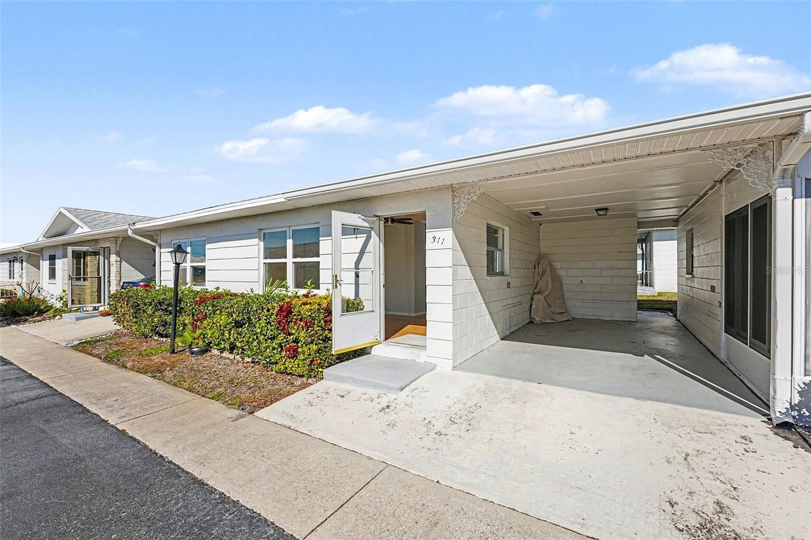 Image 6 of 34 For 12400 Park Boulevard 311