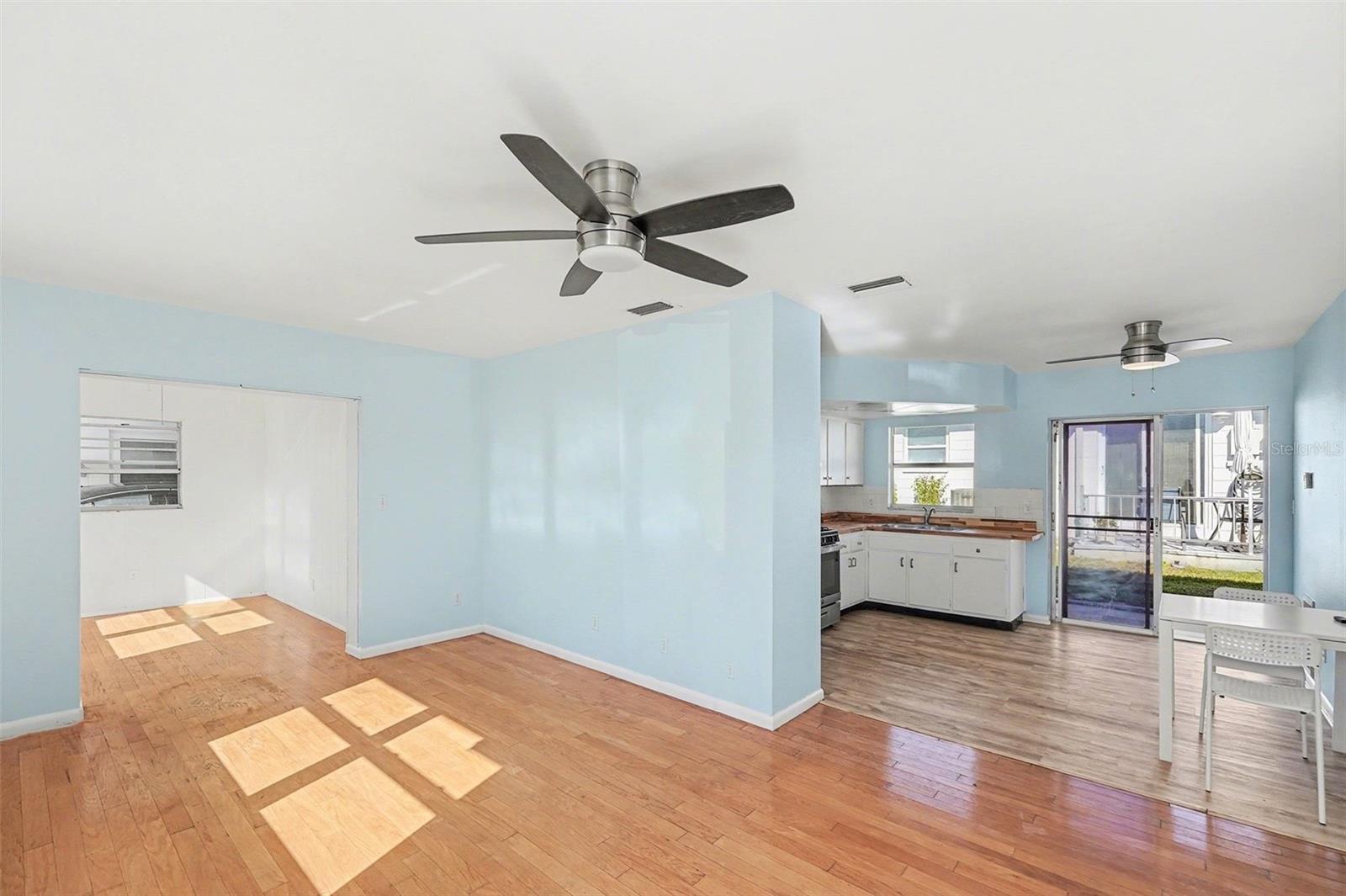 Image 8 of 34 For 12400 Park Boulevard 311