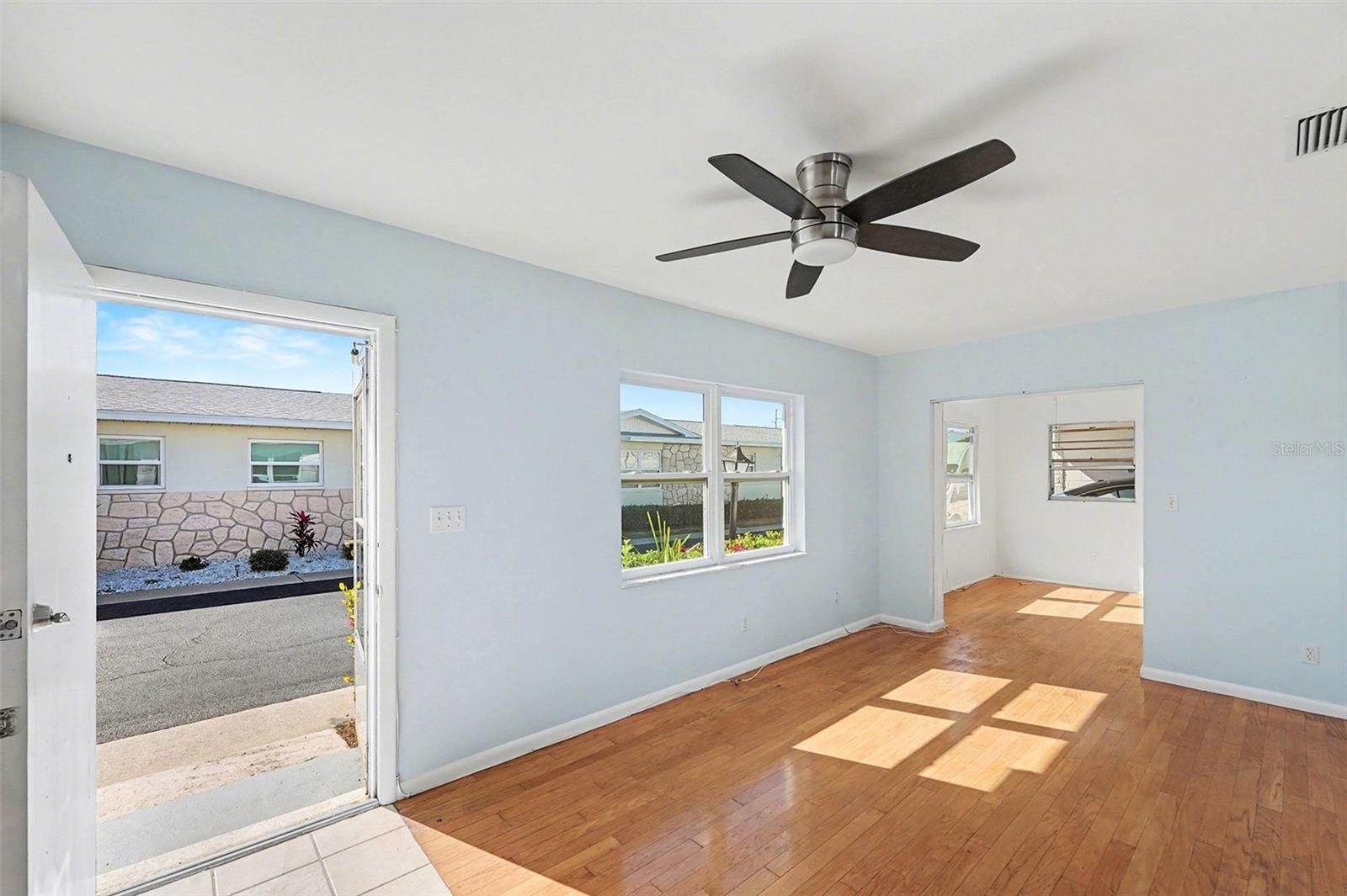 Image 9 of 34 For 12400 Park Boulevard 311