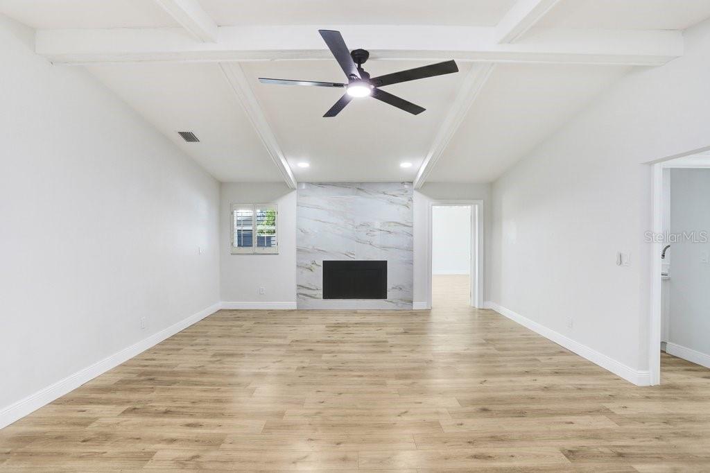 Image 12 of 33 For 3039 Sandpiper Court