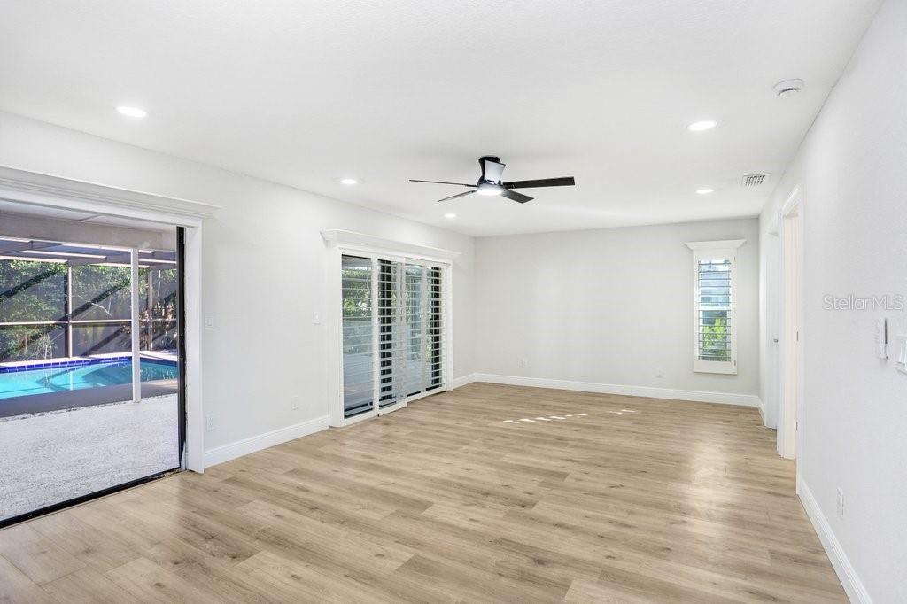 Image 14 of 33 For 3039 Sandpiper Court