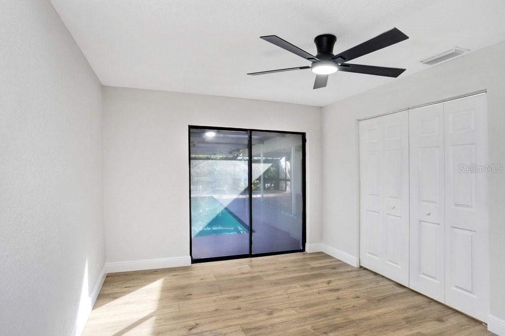 Image 21 of 33 For 3039 Sandpiper Court