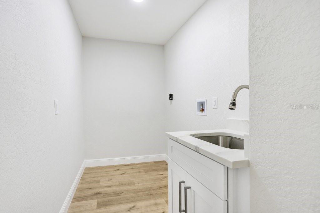 Image 24 of 33 For 3039 Sandpiper Court