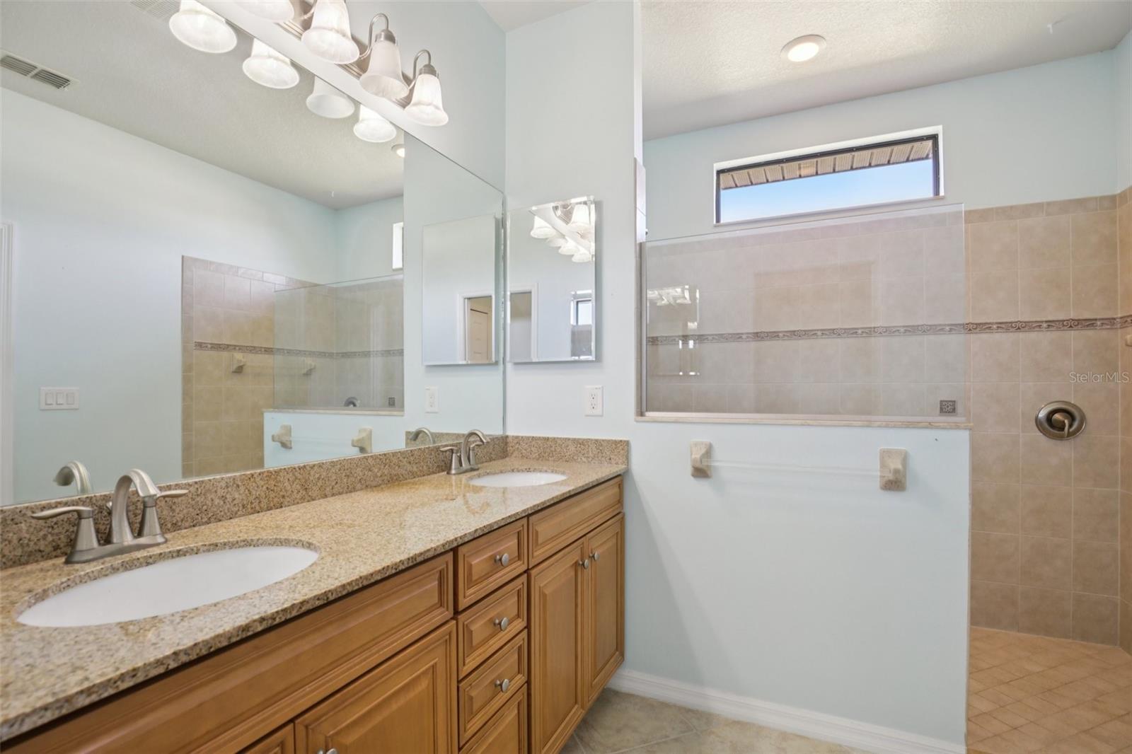 Image 19 of 36 For 20306 Pezzana Drive