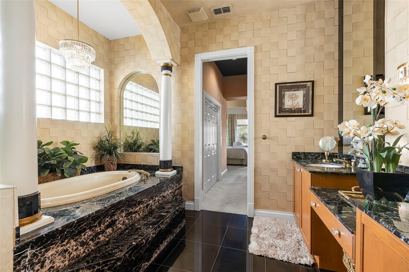 Image 36 of 76 For 967 Landmark Circle S