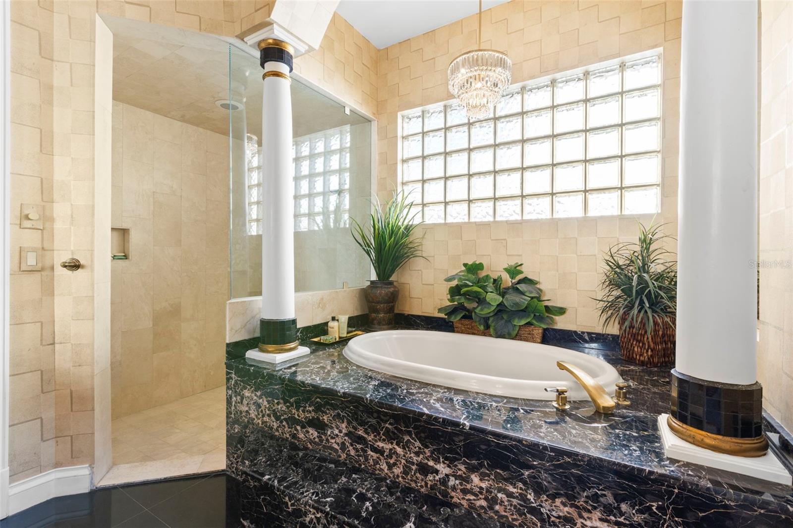 Image 37 of 76 For 967 Landmark Circle S