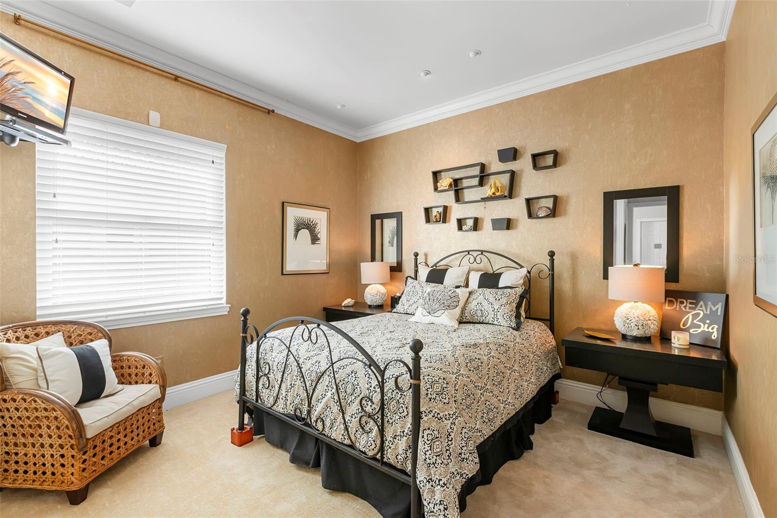 Image 38 of 76 For 967 Landmark Circle S