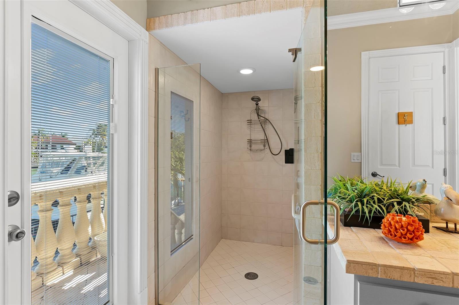 Image 44 of 76 For 967 Landmark Circle S