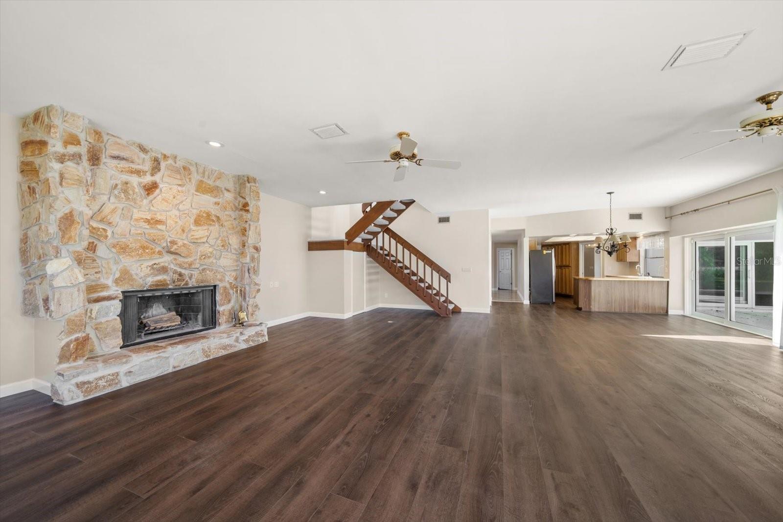 Image 19 of 68 For 878 Harbor Island