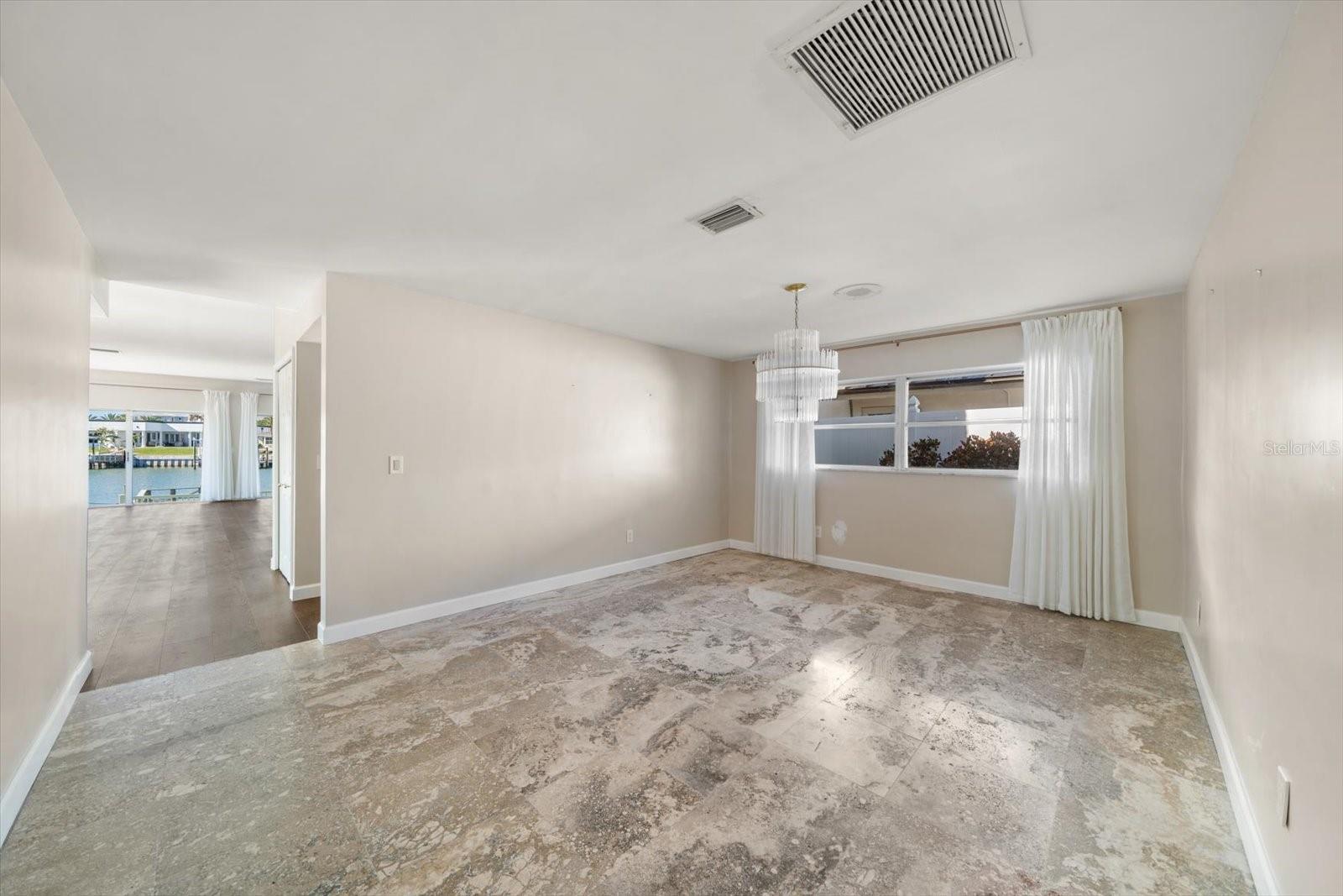 Image 23 of 68 For 878 Harbor Island