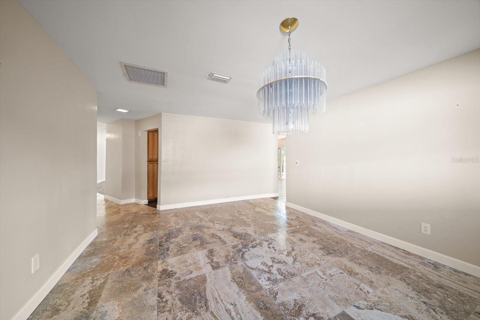 Image 24 of 68 For 878 Harbor Island