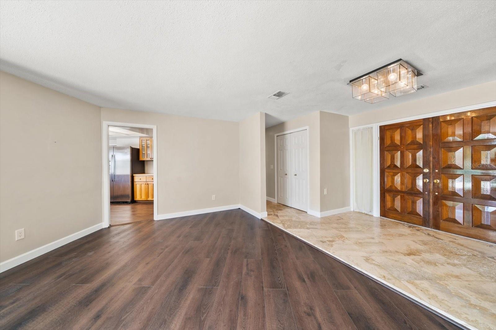 Image 26 of 68 For 878 Harbor Island