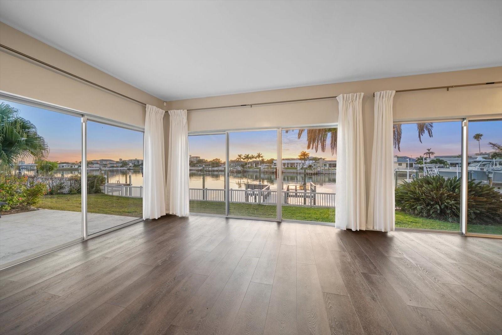 Image 3 of 68 For 878 Harbor Island