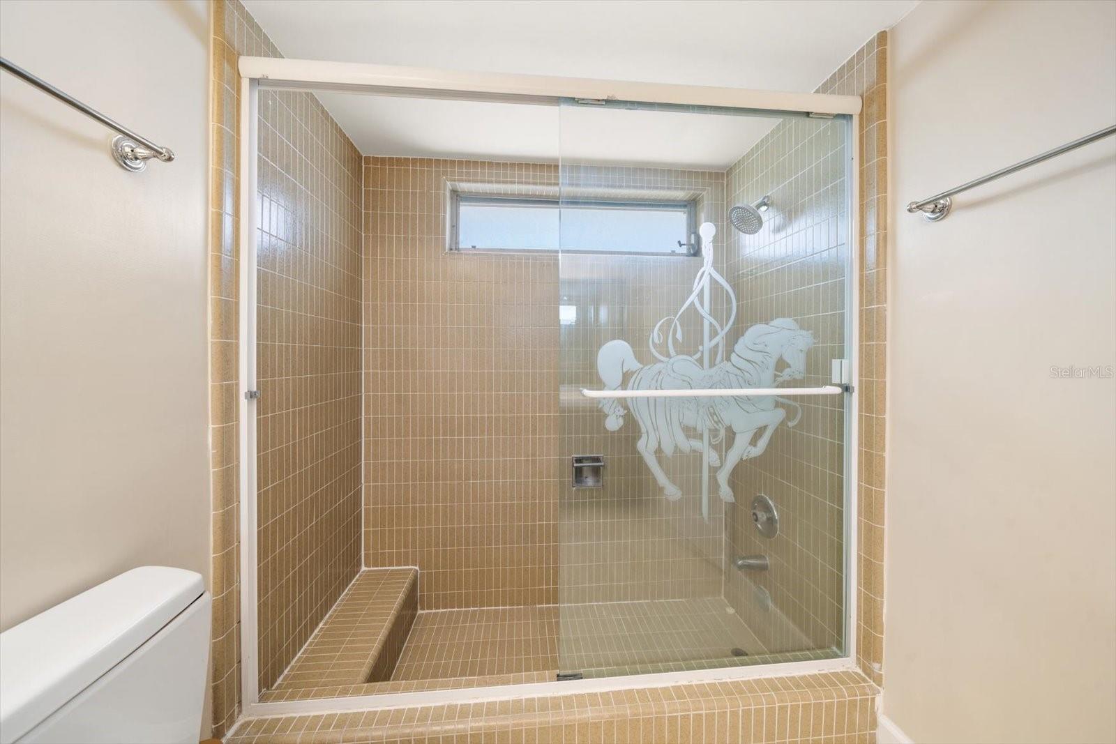 Image 31 of 68 For 878 Harbor Island