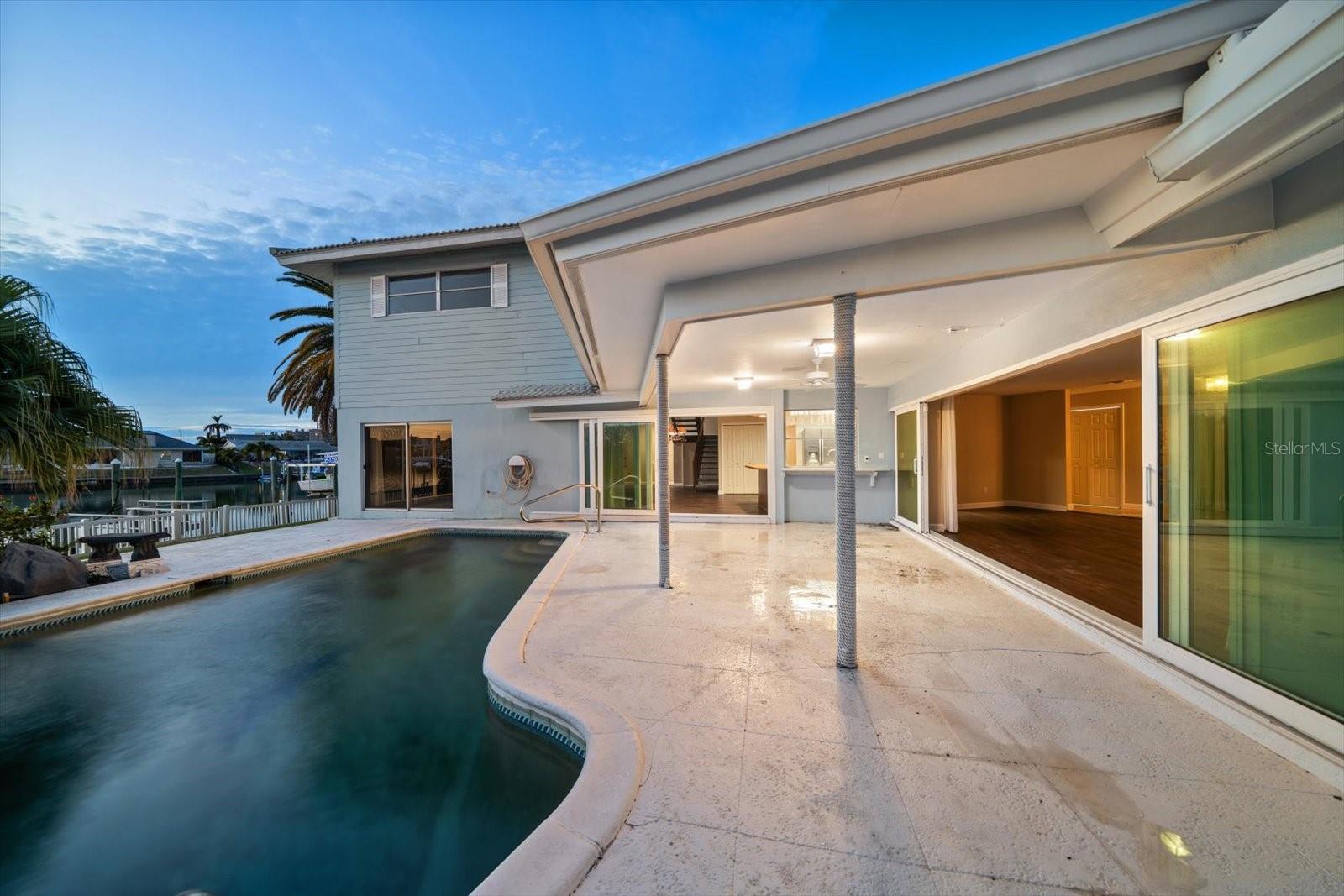 Image 49 of 68 For 878 Harbor Island